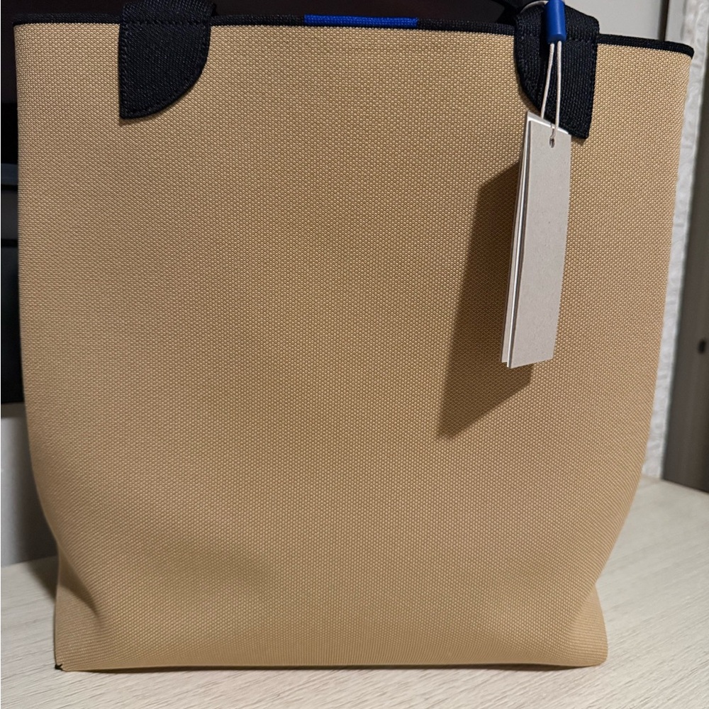 Rothys Two-Tone Tote Bag - black and tan - Picture 3 of 4